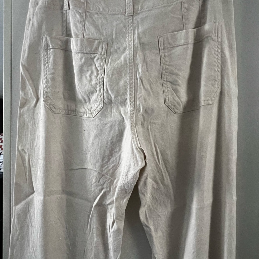 Creamy linen pants. Very comfortable